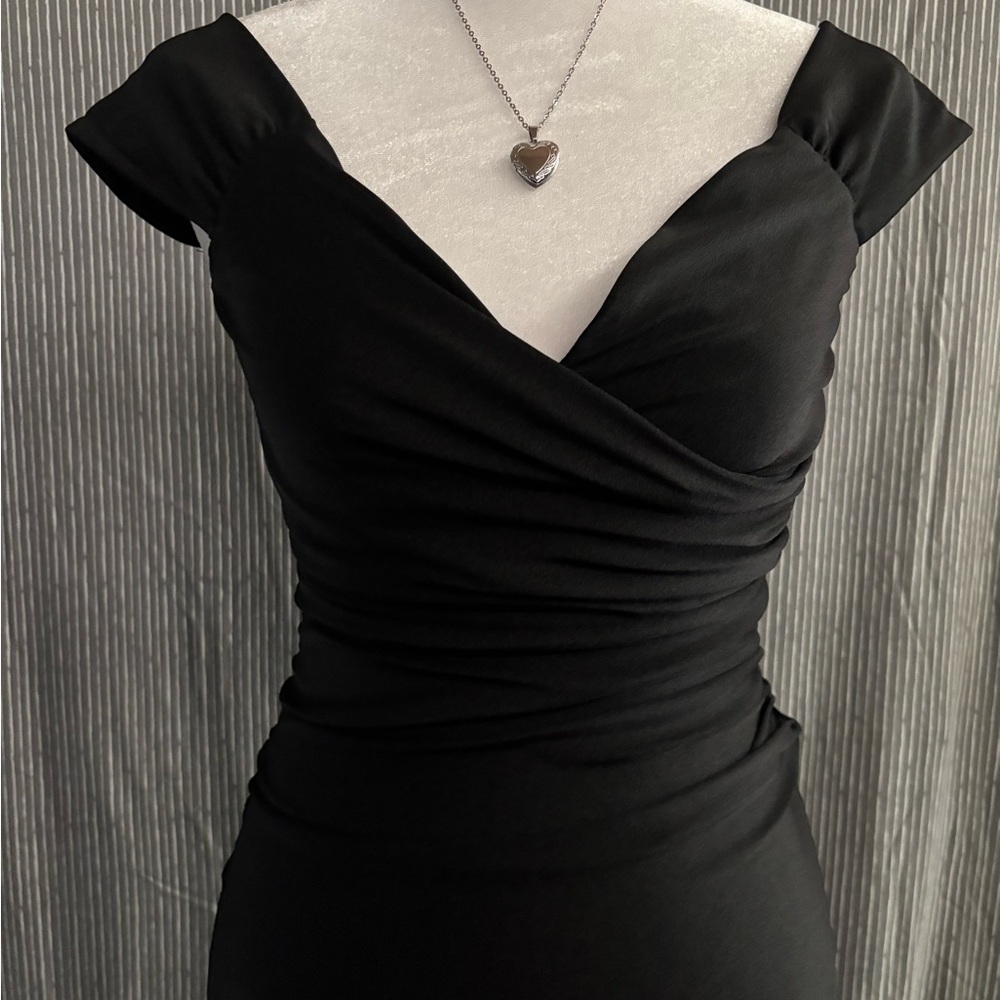 Black off shoulder maxi dress - Picture 2 of 6